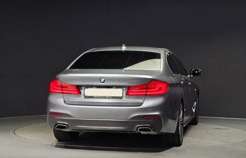 BMW 5-Series 530i AT M Sport 2020