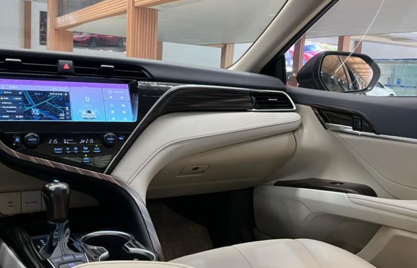 Toyota Camry 2.5G AT Luxury Version 2020