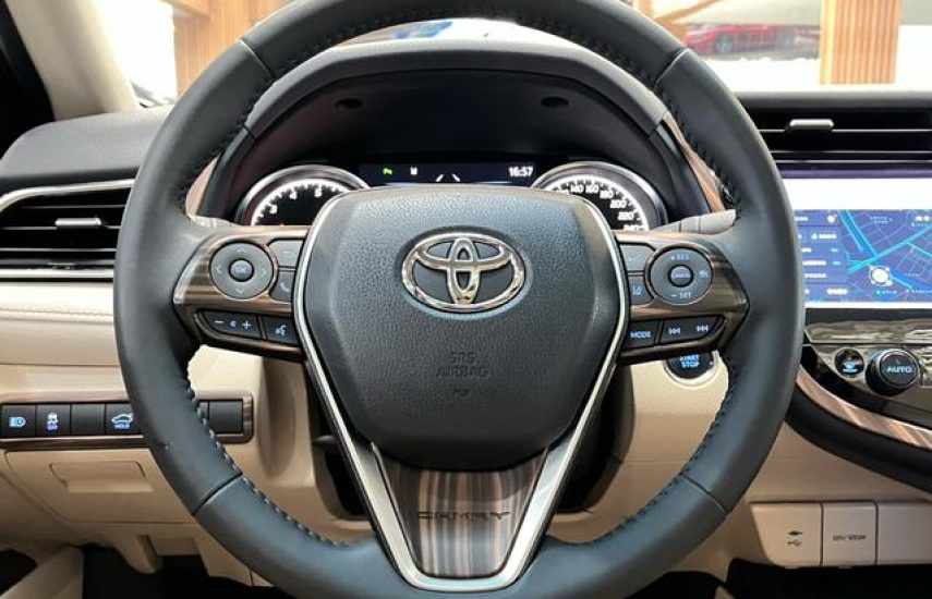 Toyota Camry 2.5G AT Luxury Version 2020