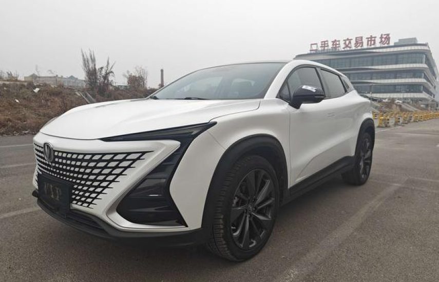 Changan UNI-T 1.5 AMT Premium 2021