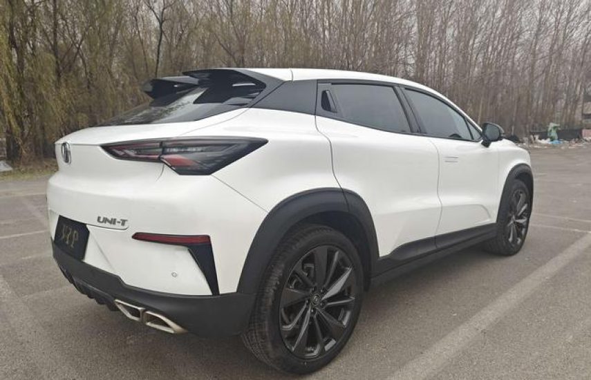 Changan UNI-T 1.5 AMT Premium 2021