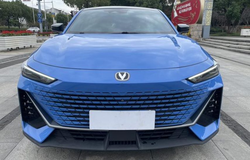 Changan UNI-V 1.5 AMT Smart Pilot 2022