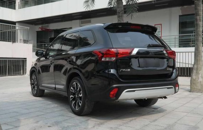 Mitsubishi Outlander 2.0 CVT 2WD Enjoy 2021