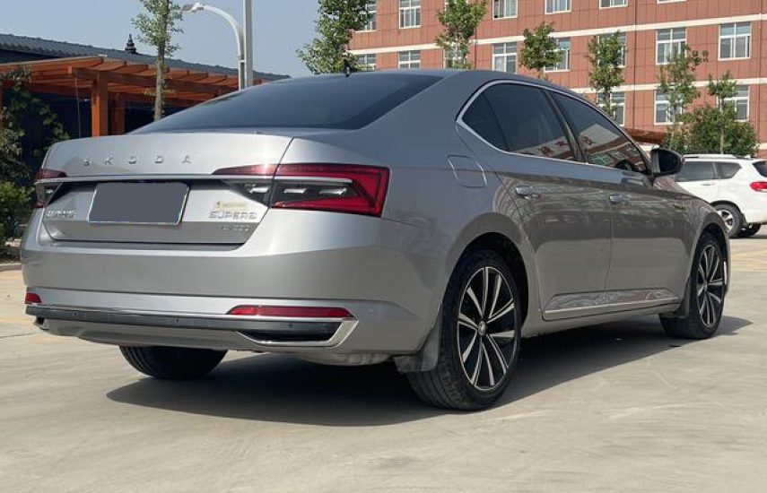 Skoda Superb 2.0 DSG Luxury Edition 2020