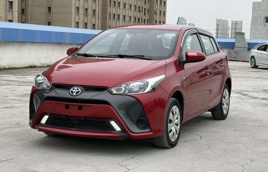 Toyota Yaris 1.5 CVT Leading 2021