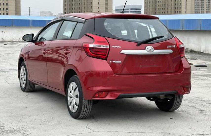 Toyota Yaris 1.5 CVT Leading 2021