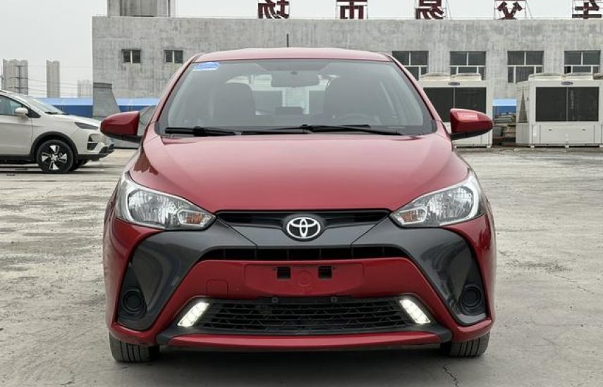 Toyota Yaris 1.5 CVT Leading 2021