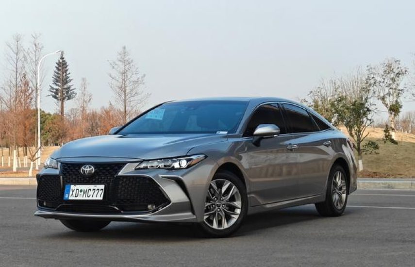 Toyota Avalon 2.5L Luxury 2021