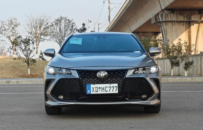 Toyota Avalon 2.5L Luxury 2021